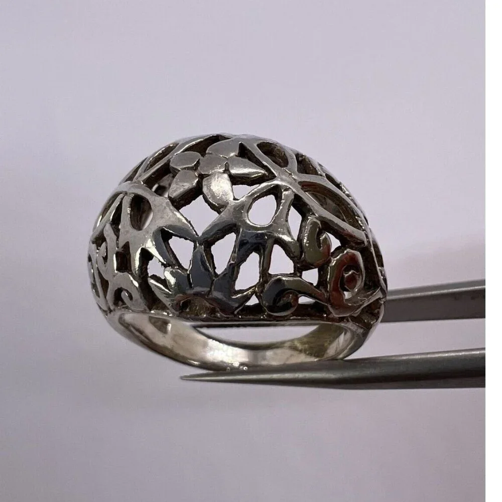 925 STERLING SILVER RING WITH POROUS FLOWER DESIGN SIZE 8